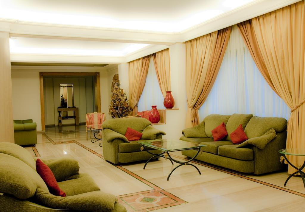 White House Apartment *