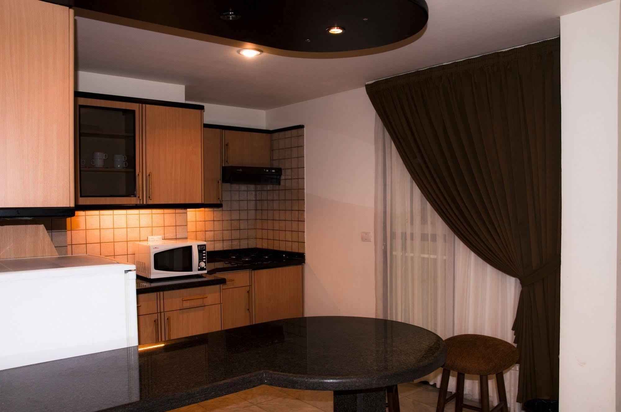 White House Apartment *