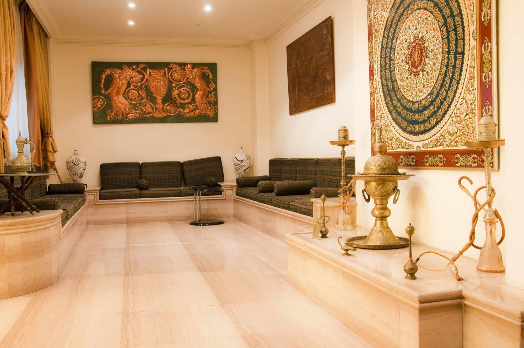 White House Apartment *