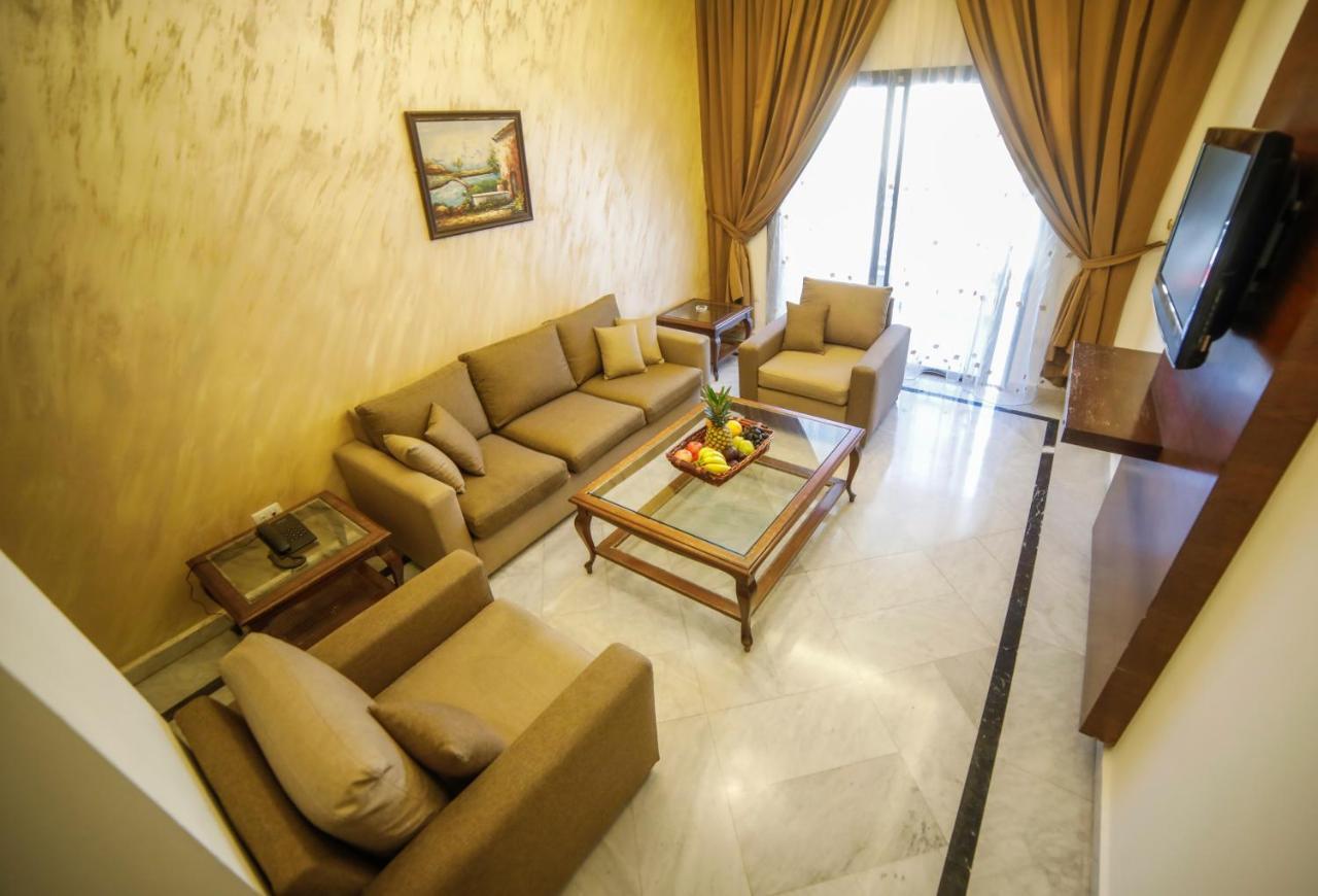 White House Apartment *