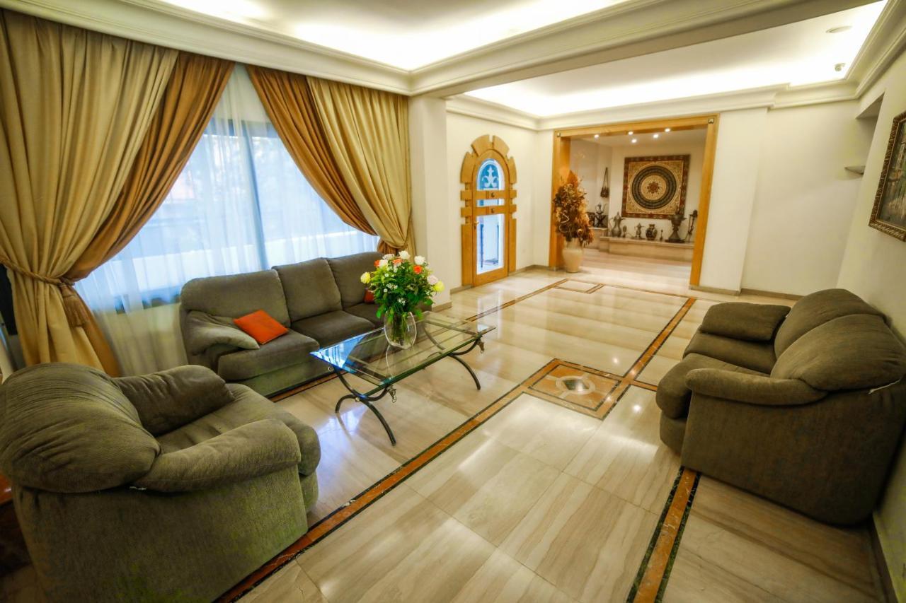 Apartment White House